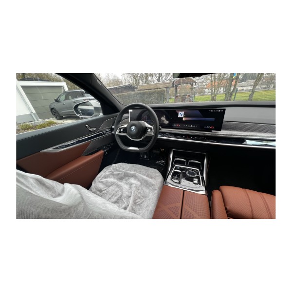 BMW Serie 7 | Luxury Redefined with 12% Off