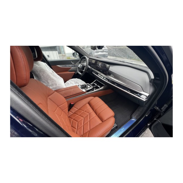 BMW Serie 7 | Luxury Redefined with 12% Off