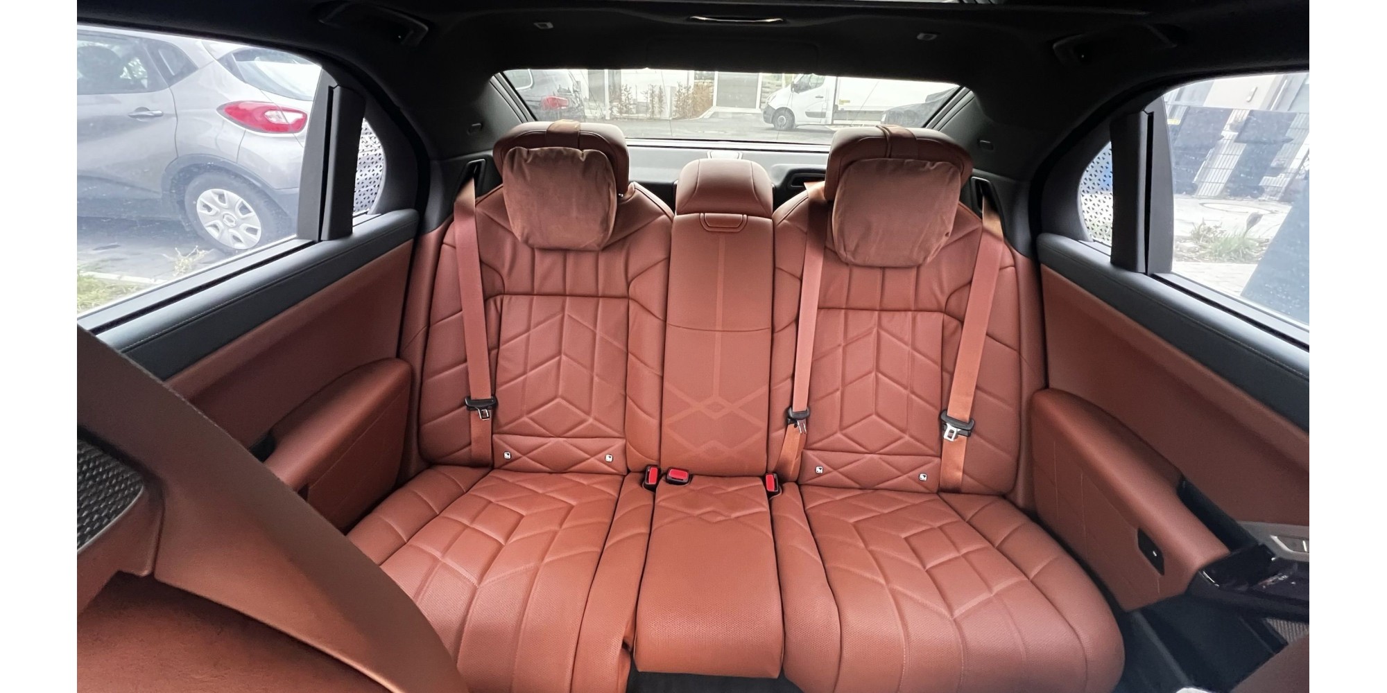 BMW Serie 7 | Luxury Redefined with 12% Off