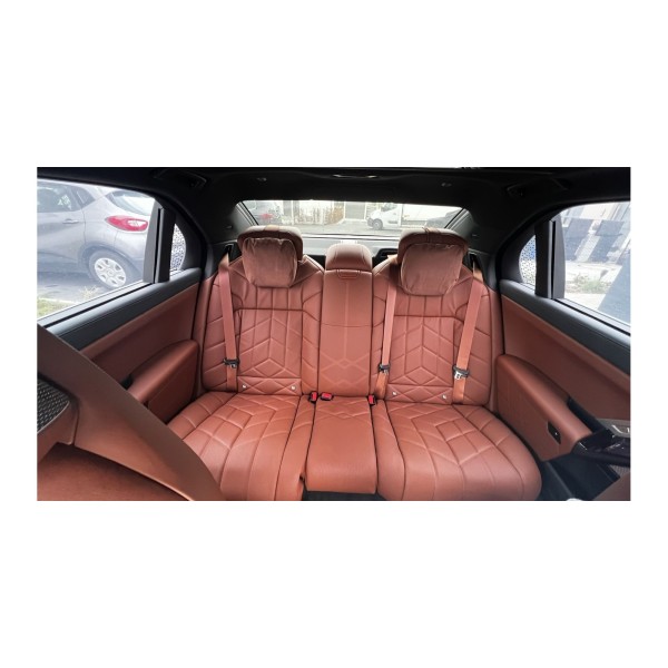 BMW Serie 7 | Luxury Redefined with 12% Off