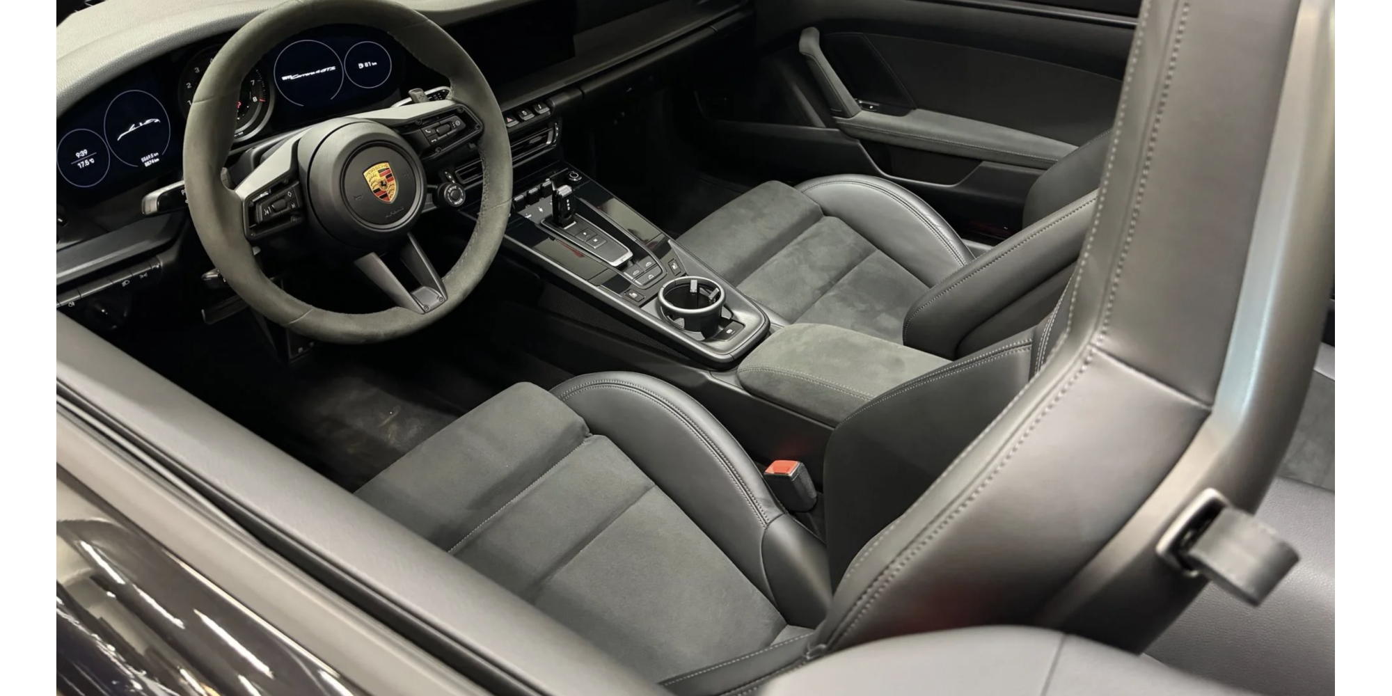 Porsche 911 992 4 GTS Cabrio | Open-Air Thrills