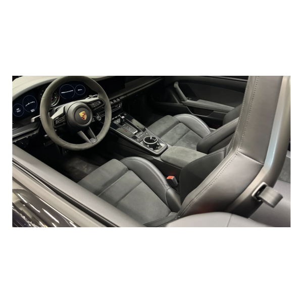 Porsche 911 992 4 GTS Cabrio | Open-Air Thrills