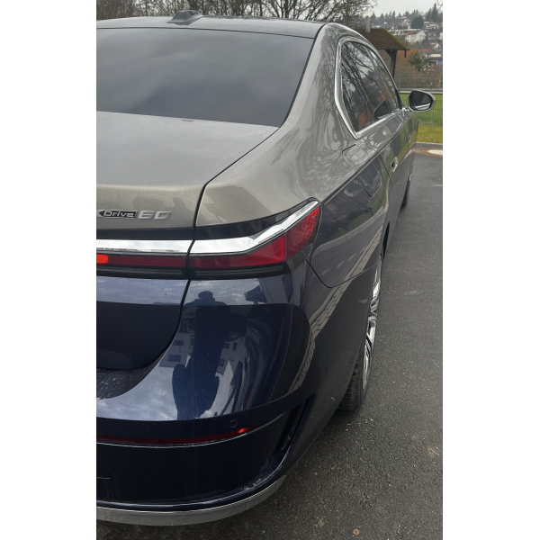 BMW Serie 7 | Luxury Redefined with 12% Off