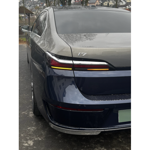 BMW Serie 7 | Luxury Redefined with 12% Off