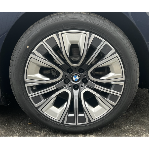 BMW Serie 7 | Luxury Redefined with 12% Off