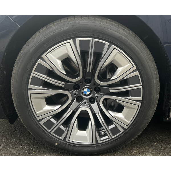 BMW Serie 7 | Luxury Redefined with 12% Off