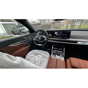BMW Serie 7 | Luxury Redefined with 12% Off