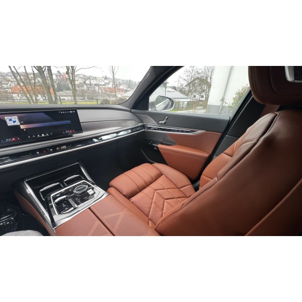 BMW Serie 7 | Luxury Redefined with 12% Off