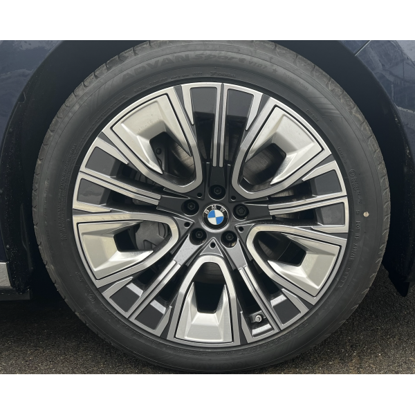 BMW Serie 7 | Luxury Redefined with 12% Off