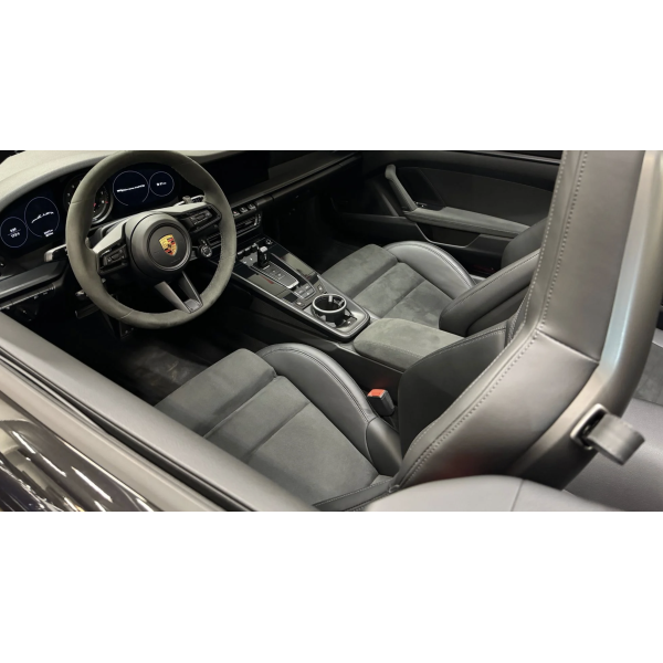 Porsche 911 992 4 GTS Cabrio | Open-Air Thrills