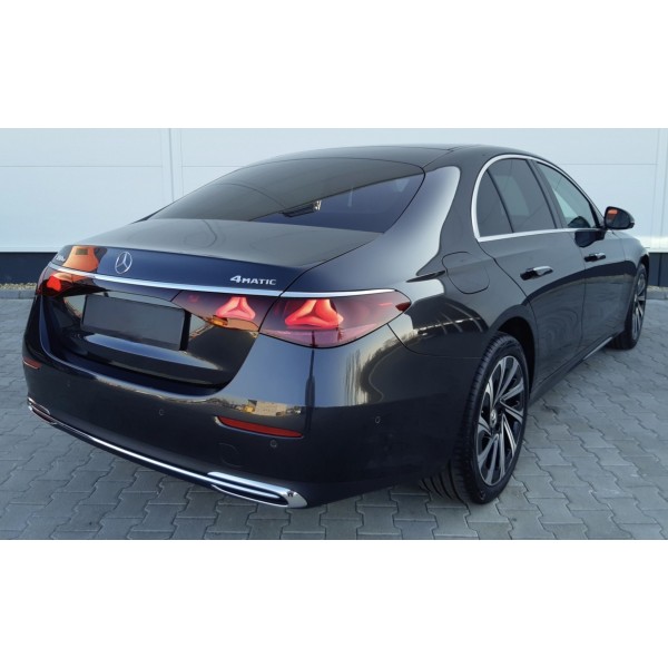 Mercedes-Benz E 300e 4MATIC | Advanced Hybrid Sedan