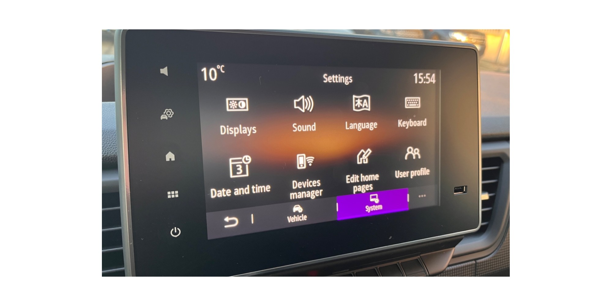 Renault Trafic 2.0 DCI - Versatile Van with Efficiency