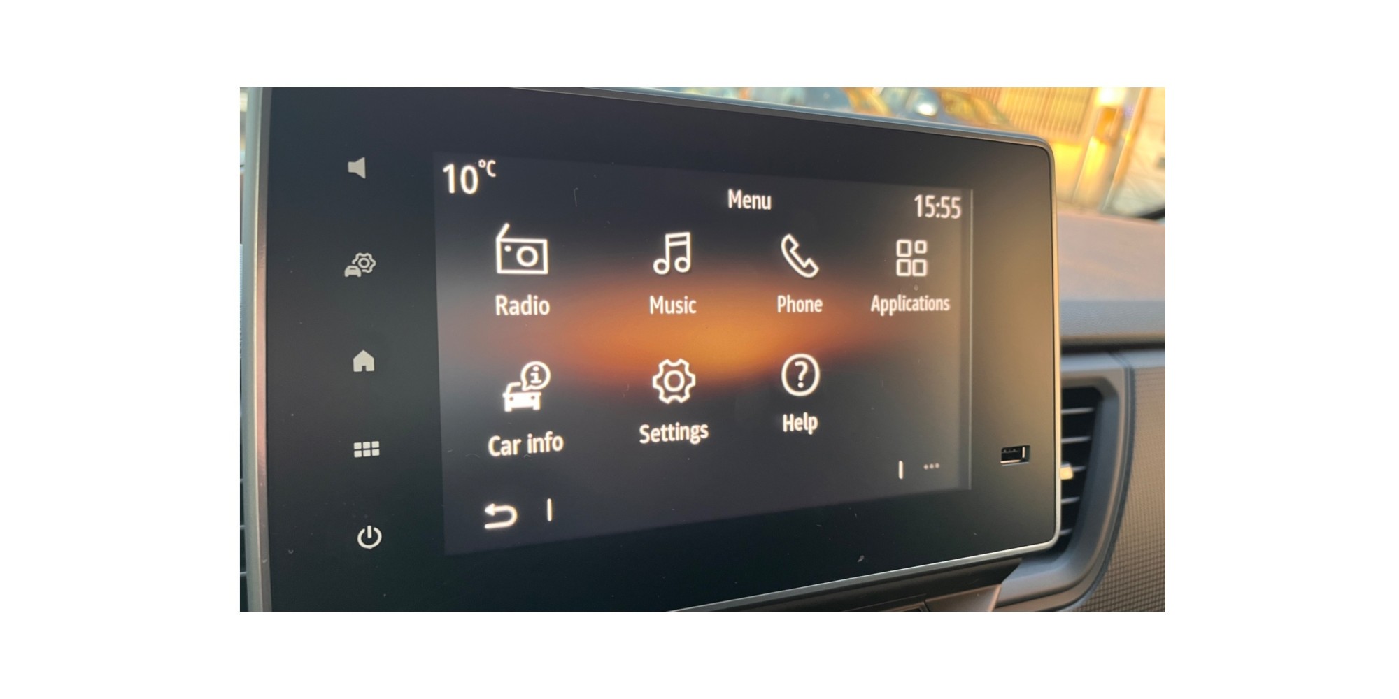 Renault Trafic 2.0 DCI - Versatile Van with Efficiency