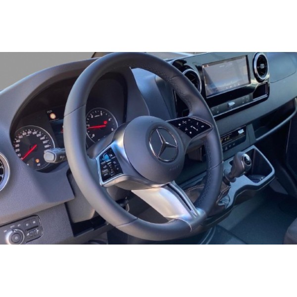 Mercedes-Benz Sprinter | Reliable Cargo Van