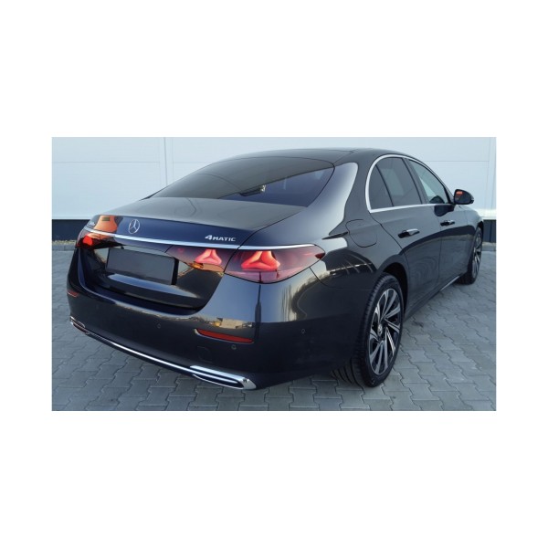 Mercedes-Benz E 300e 4MATIC | Advanced Hybrid Sedan