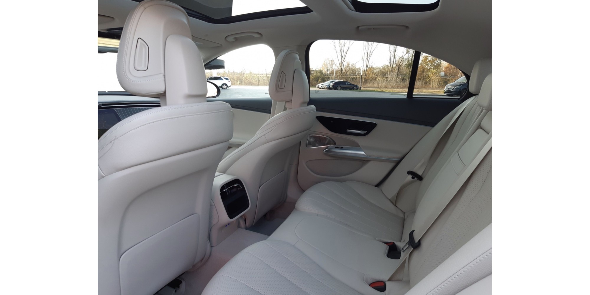 Mercedes-Benz E 300e 4MATIC | Advanced Hybrid Sedan