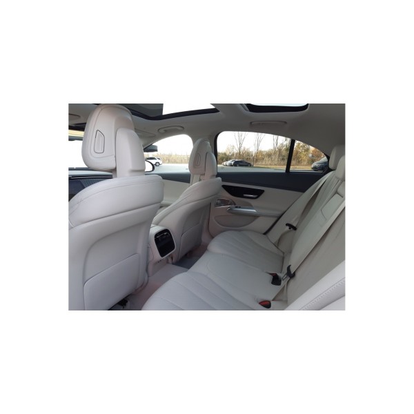 Mercedes-Benz E 300e 4MATIC | Advanced Hybrid Sedan