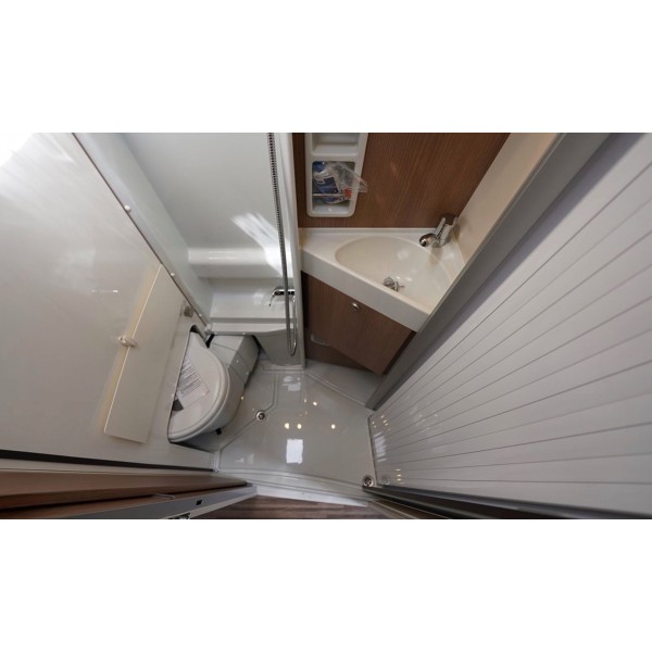 Carthago Van 640 LE | Compact Comfort Camper