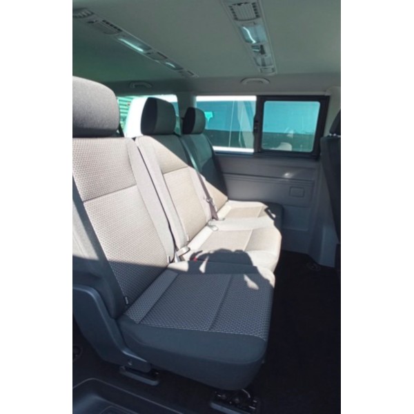 Volkswagen Caravelle 2.0 TDI | Space for 9