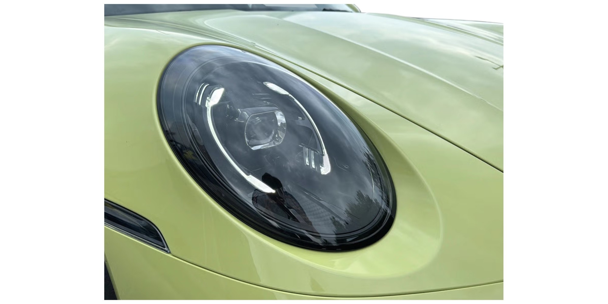 Porsche 911 992.2 Carrera - Iconic Sports Car | Modena Motors GMBH