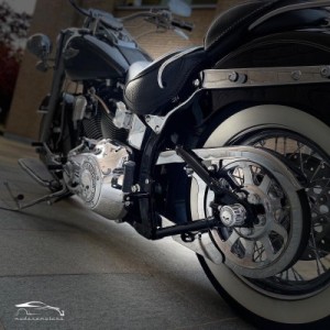Harley-Davidson Softail | Deluxe Cruiser Motorcycle