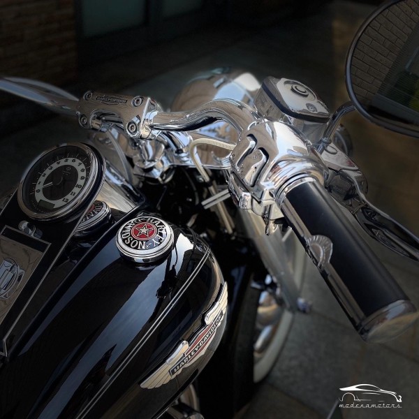 Harley-Davidson Softail | Deluxe Cruiser Motorcycle