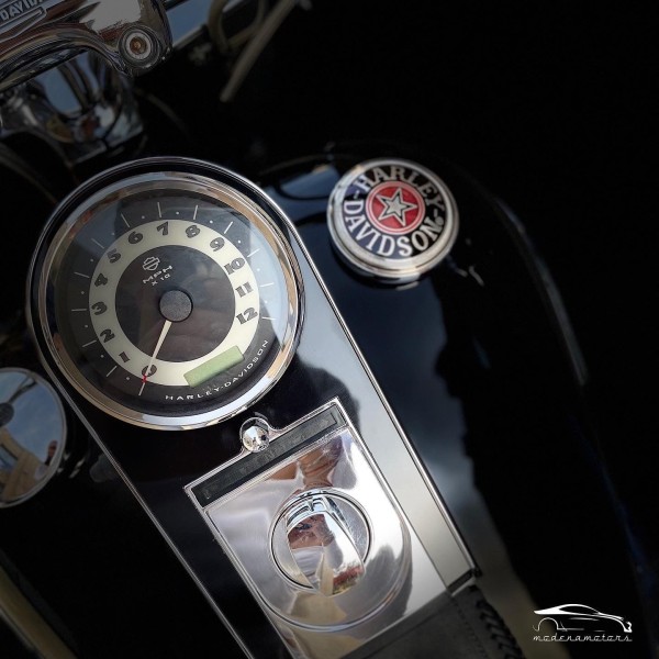 Harley-Davidson Softail | Deluxe Cruiser Motorcycle