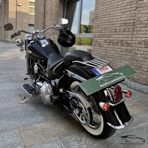 Harley-Davidson Softail | Deluxe Cruiser Motorcycle