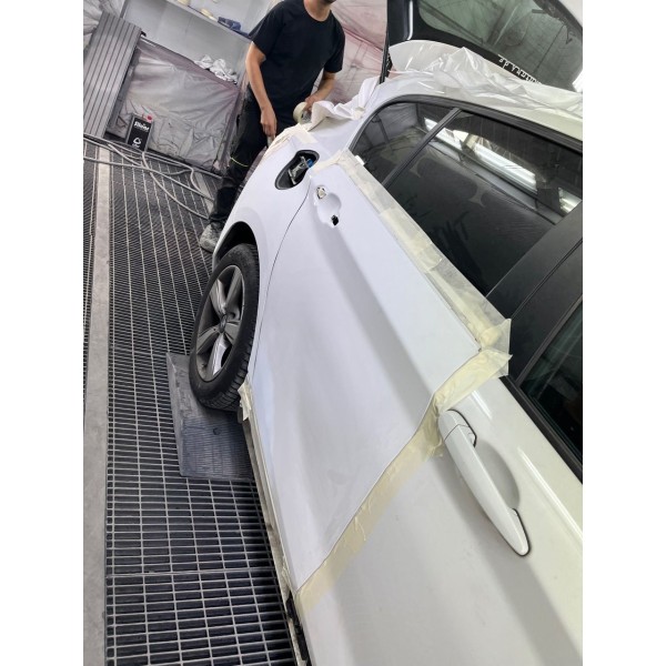 BMW 118d Sport Line | Stylish and Efficient Hatchback