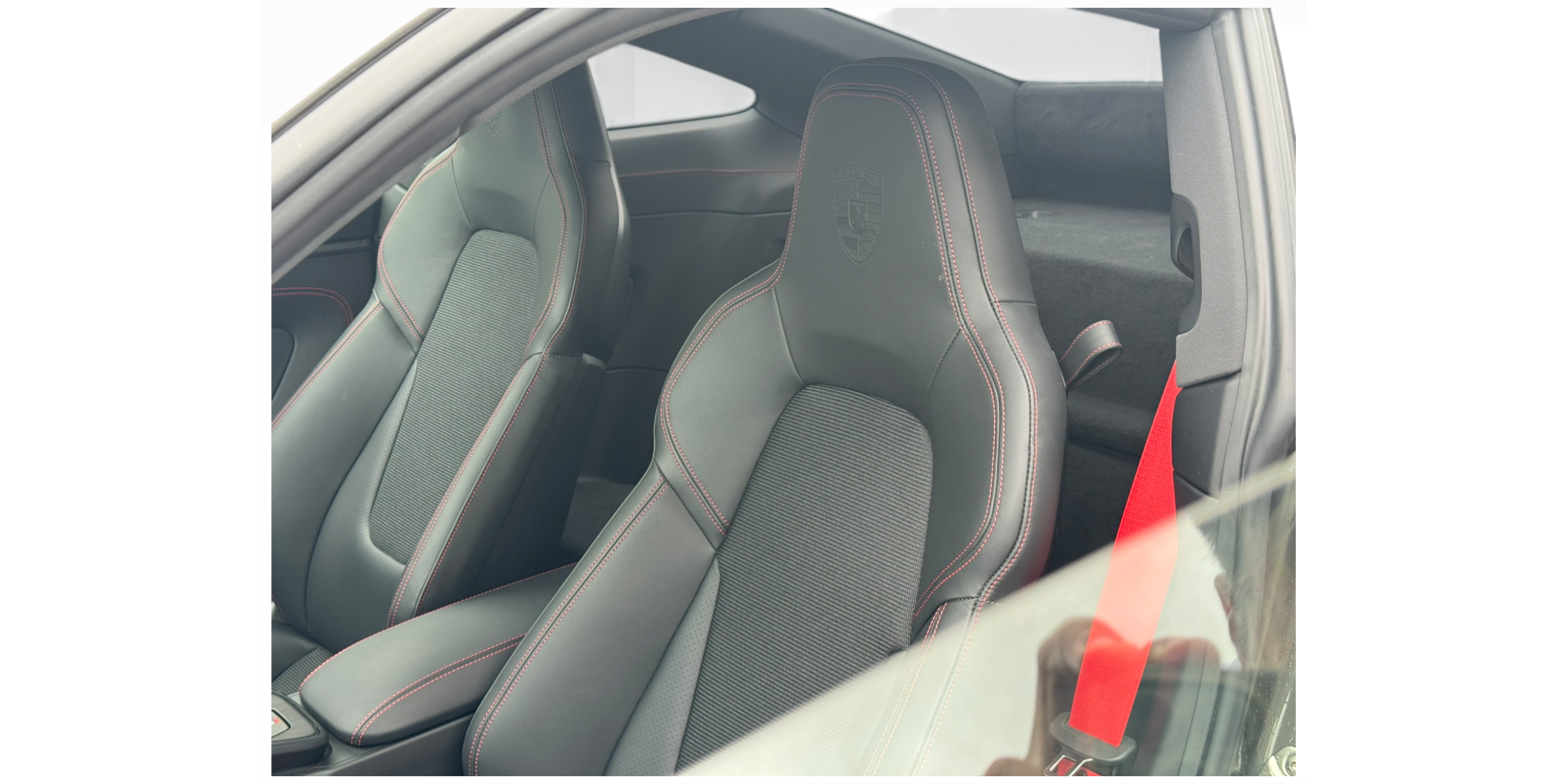 Porsche 911 992 GT3 Touring - A Pure Driving Experience