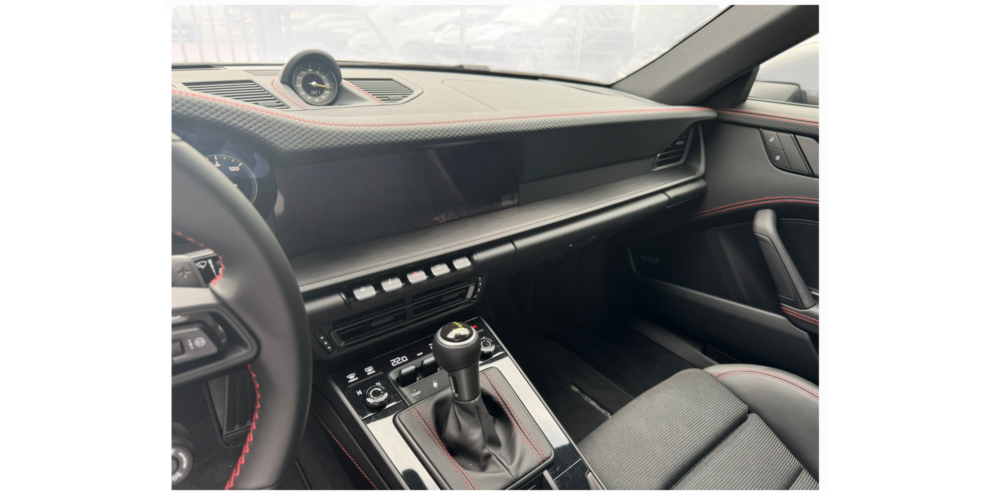 Porsche 911 992 GT3 Touring - A Pure Driving Experience