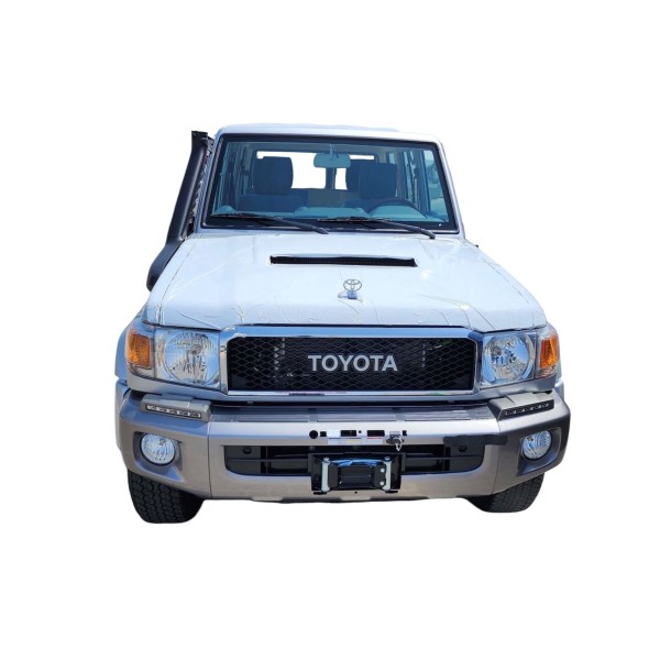 Toyota Land Cruiser 76 | Power and Style
