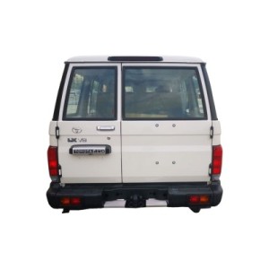 Toyota Land Cruiser 76 | Versatile Off-Roader