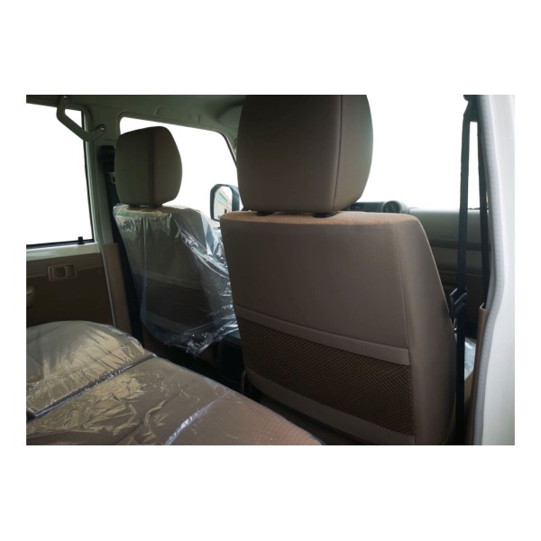 Toyota Land Cruiser 76 | Versatile Off-Roader