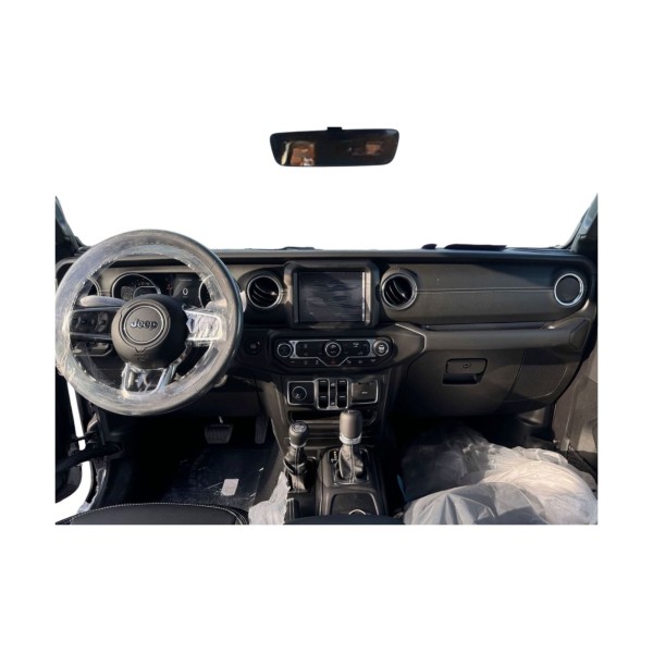 Jeep Gladiator Overland | Style and Strength