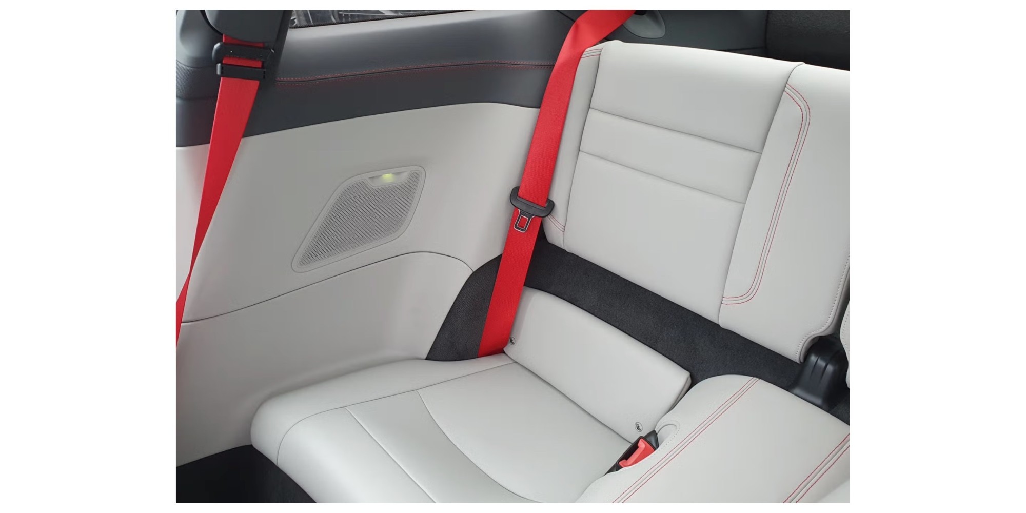 Porsche 911 992 4: Precision Meets Elegance