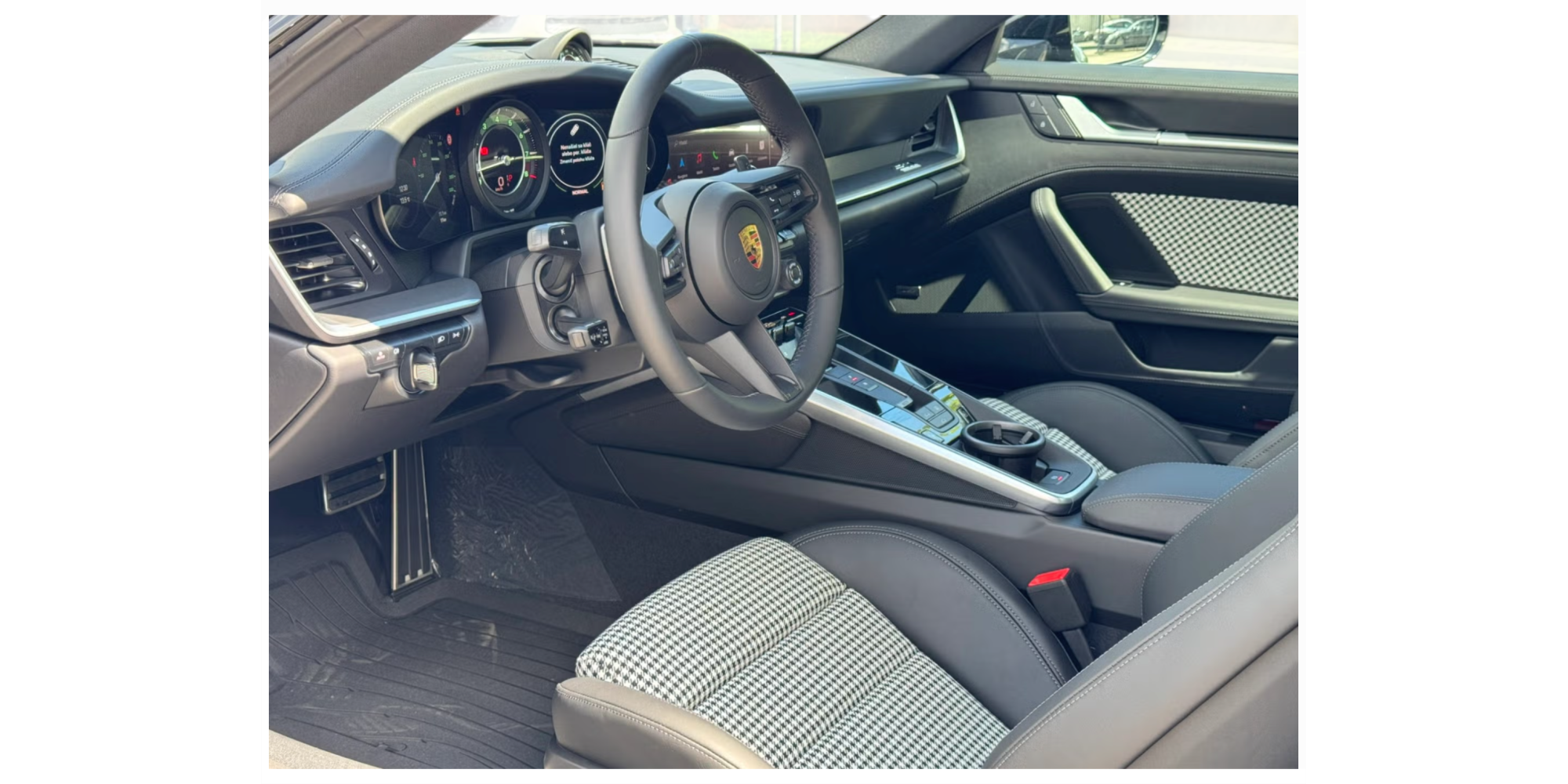 Porsche 911 992: Iconic Style and Performance