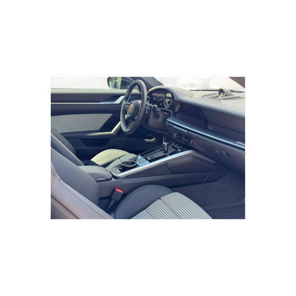 Porsche 911 992: Iconic Style and Performance