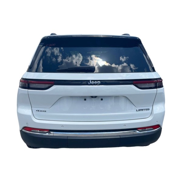 Jeep Grand Cherokee | Luxurious Off-Road SUV