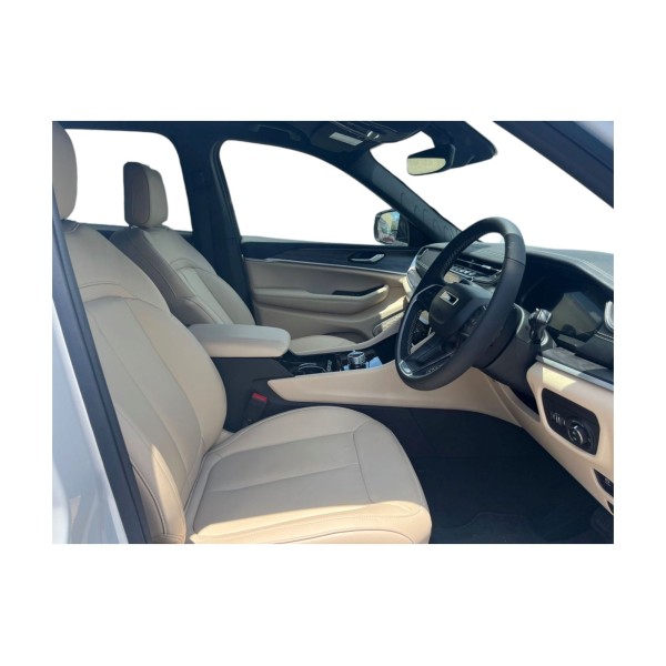 Jeep Grand Cherokee | Luxurious Off-Road SUV