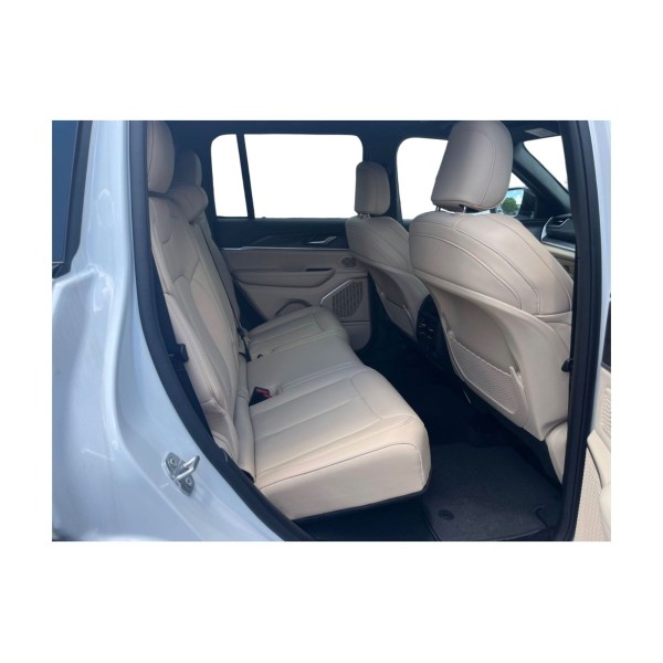 Jeep Grand Cherokee | Luxurious Off-Road SUV