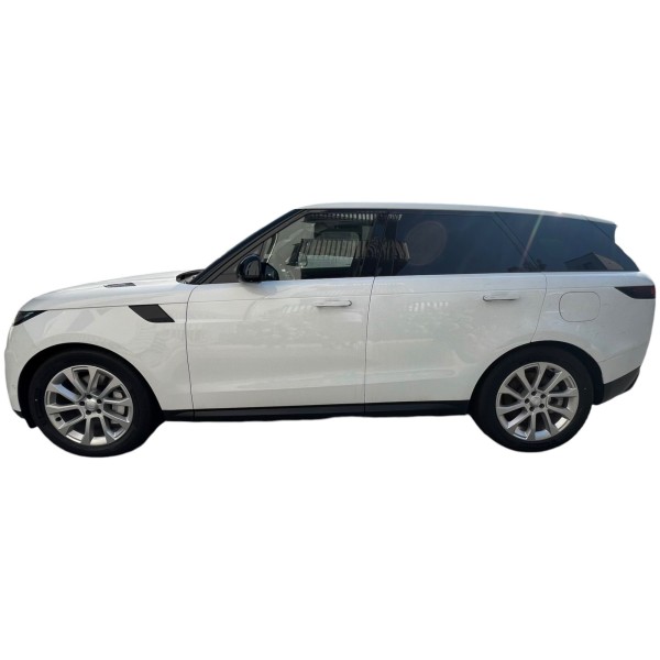 Range Rover Sport | Luxury SUV with Dynamic Drive