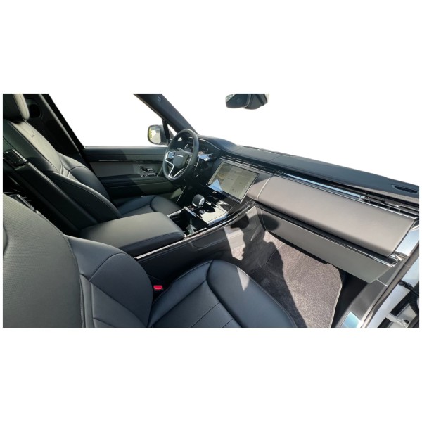 Range Rover Sport | Luxury SUV with Dynamic Drive