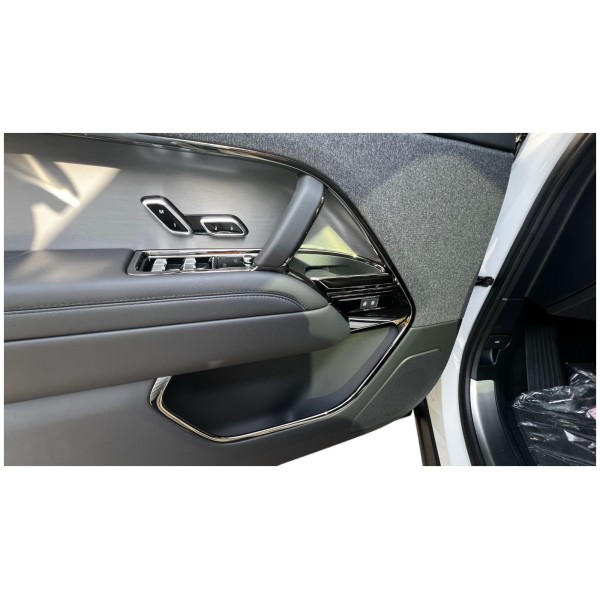 Range Rover Sport | Luxury SUV with Dynamic Drive