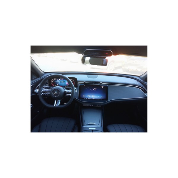 Mercedes-Benz E 220d 4MATIC - Luxurious All-Wheel Drive Sedan