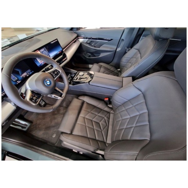 BMW 530e | Luxury Plug-In Hybrid Sedan