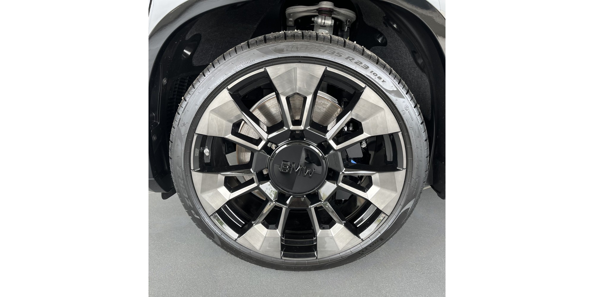 BMW XM | Save 14% | Ultimate Driving Machine