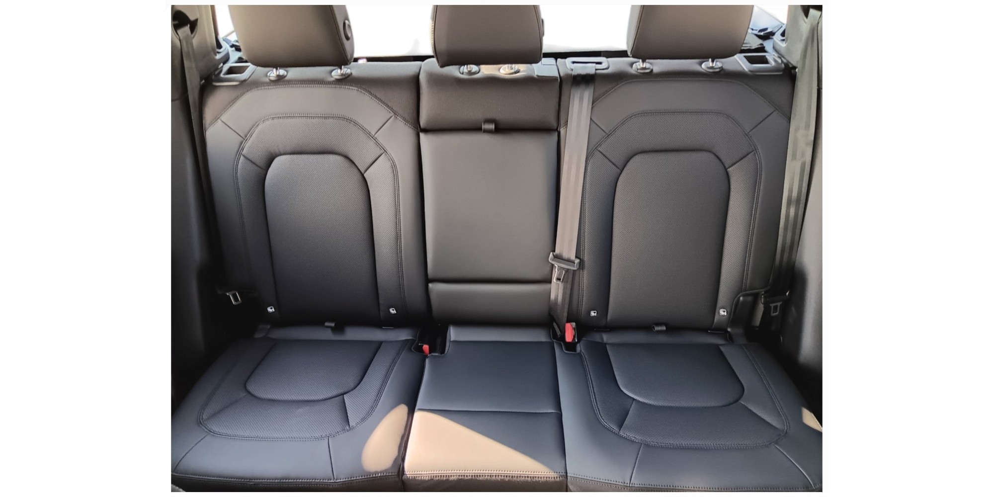 Land Rover Defender 110 3.0D MHEV I6 S AWD 2025 | Off-Road Icon