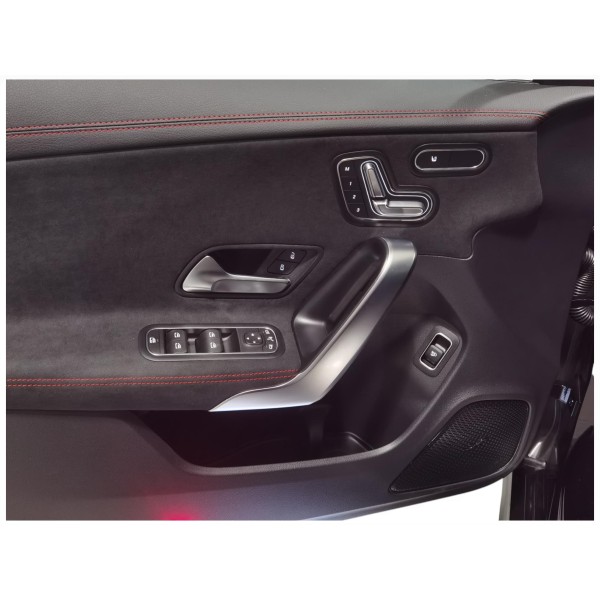 Mercedes-Benz CLA 180 Coupé | Compact Elegance