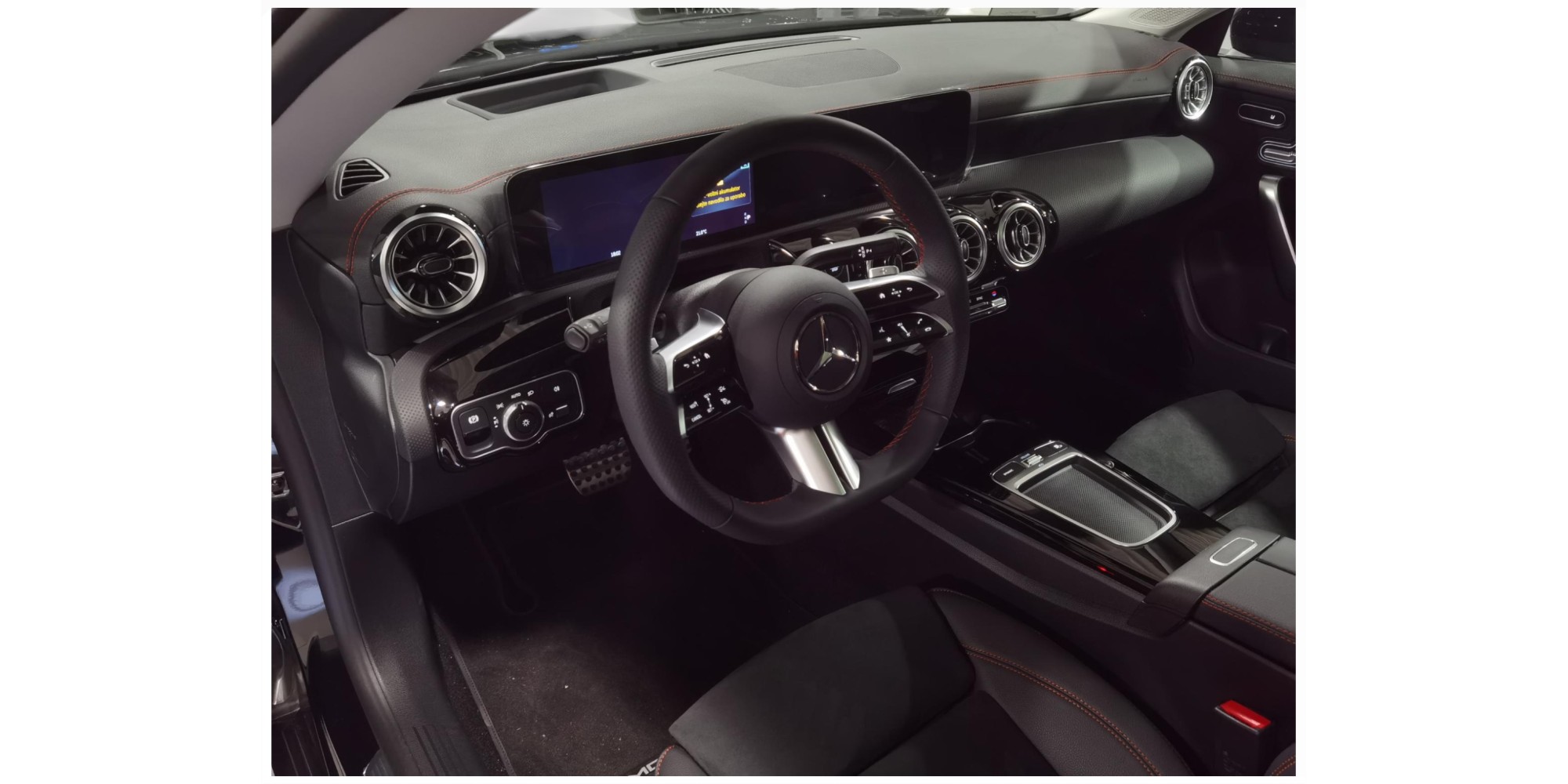 Mercedes-Benz CLA 180 Coupé | Compact Elegance